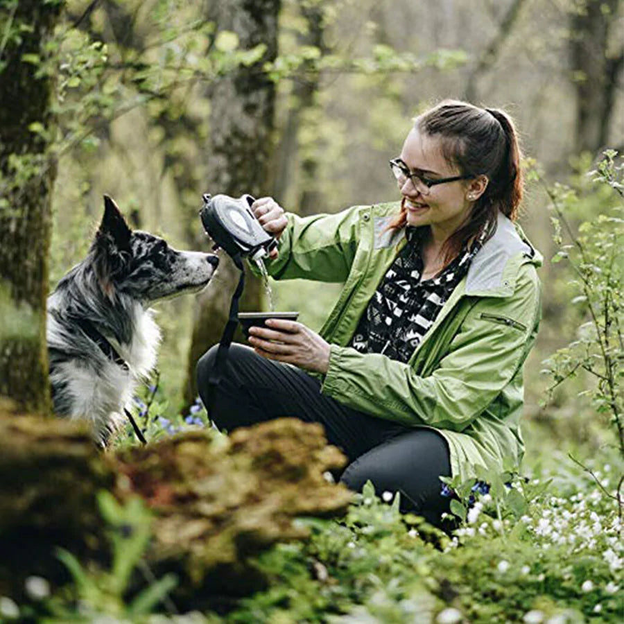 Retractable Dog Leash and Built-in Water Dispenser and Bowl